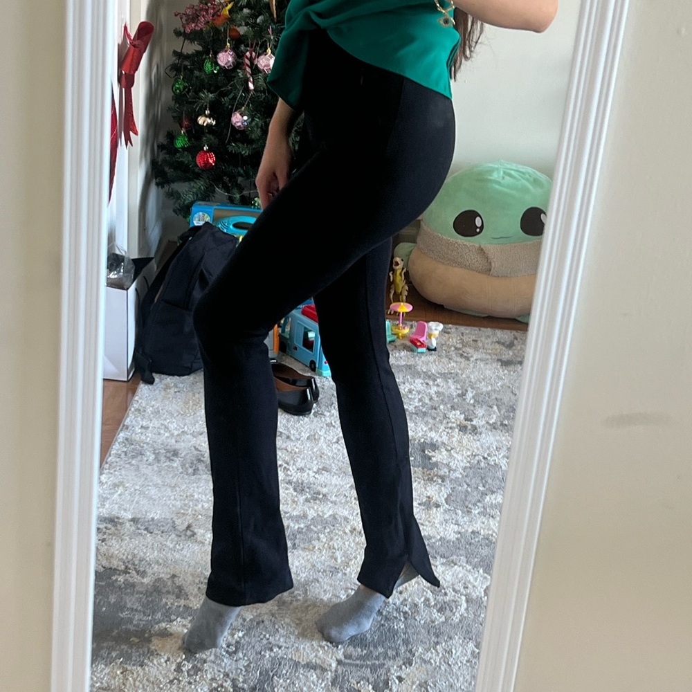 Zara. Black pants. Size S .
